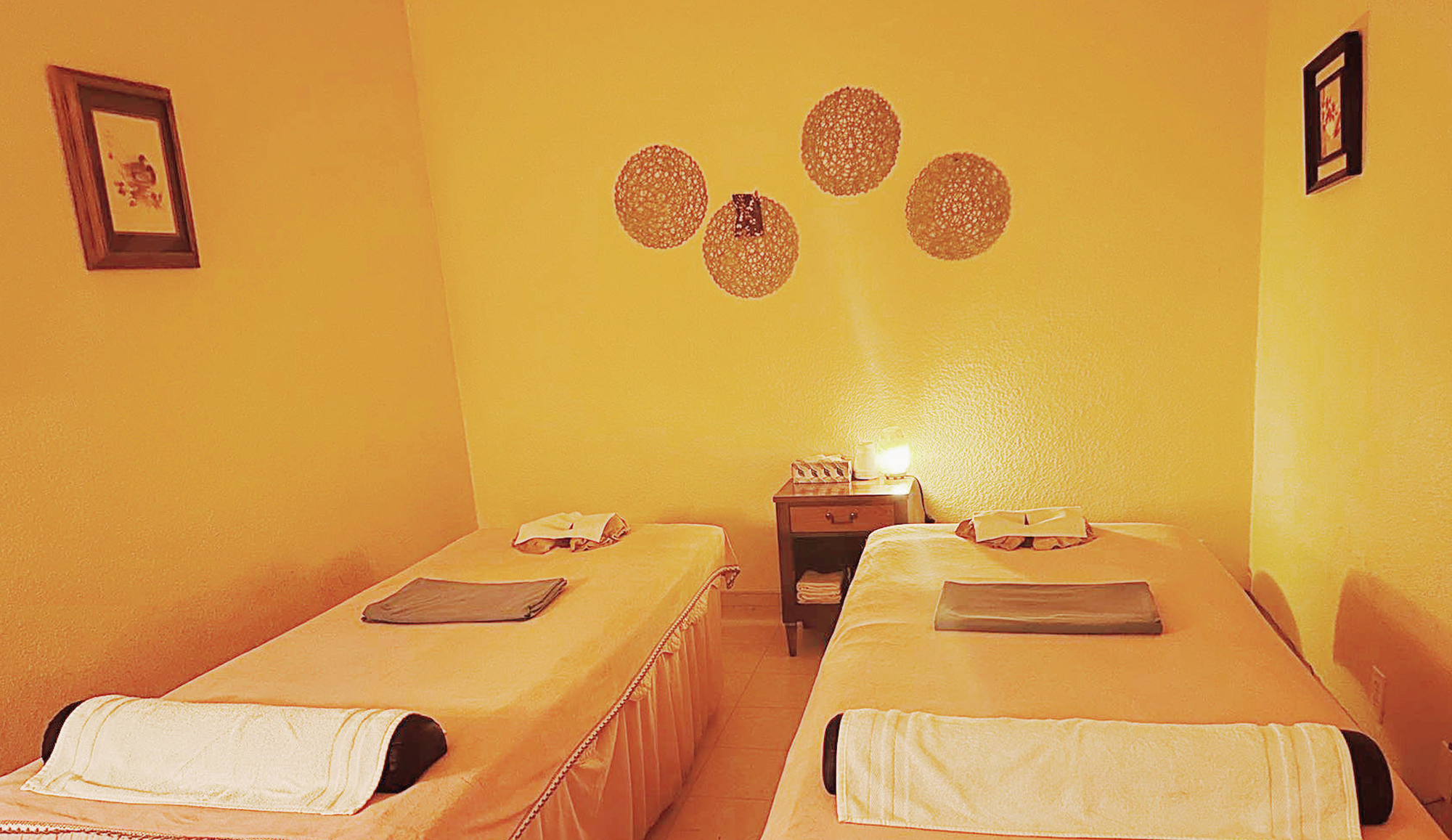 The Best Massage Lincoln treatment space